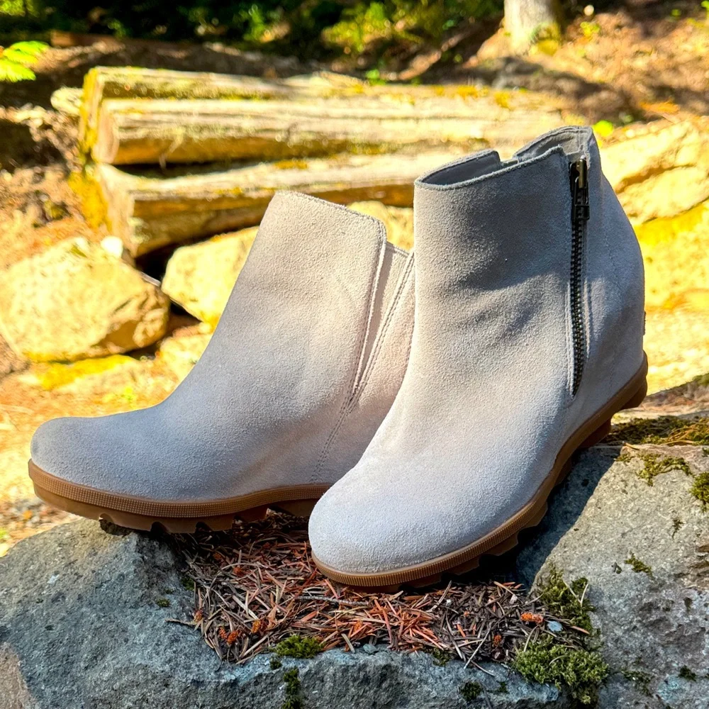 Sorel Joan of Arctic Suede wedge bootie 8 tan - Picture 1 of 5